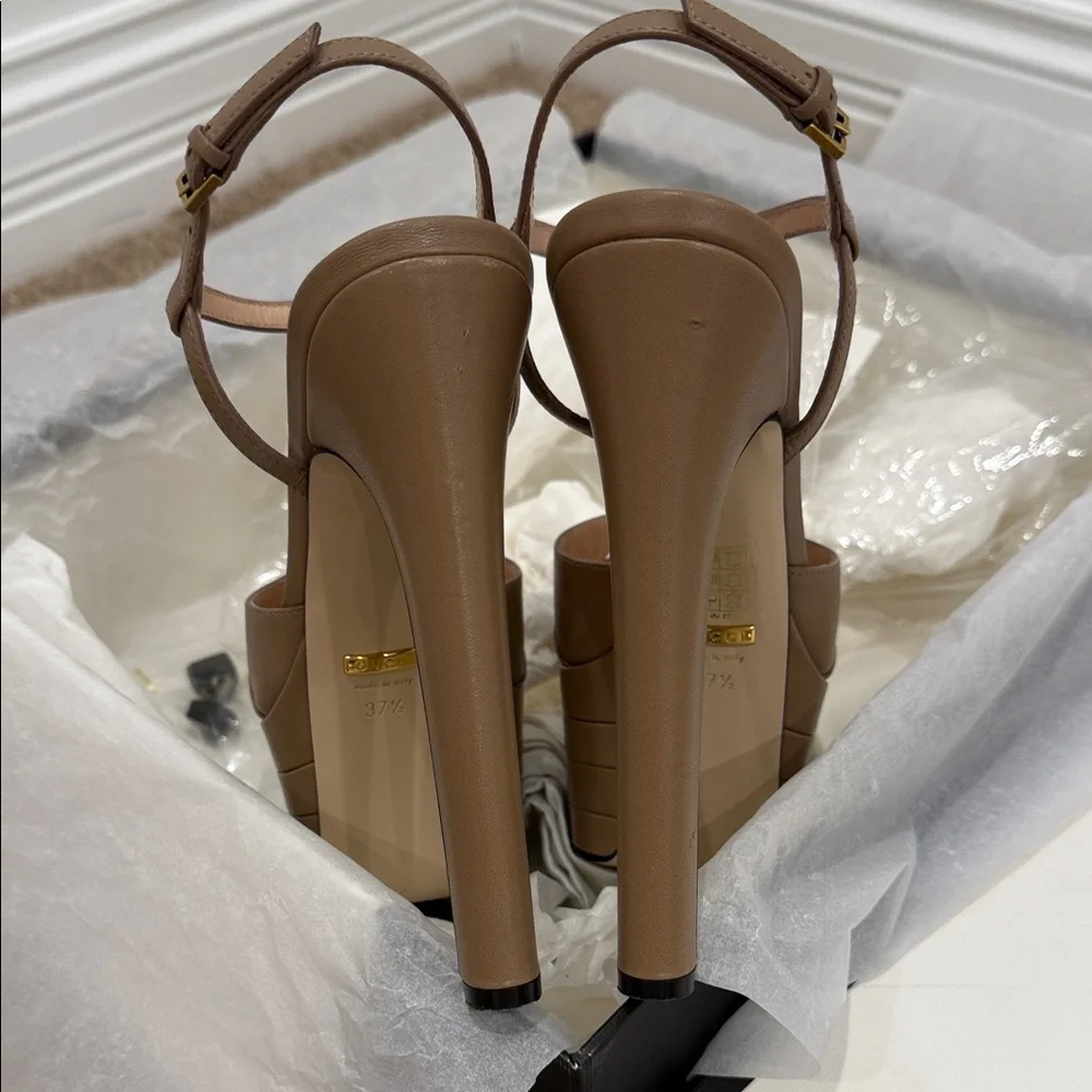 Gucci Taupe Leather Heels Size EU 37.5 Excellent Condition With Box